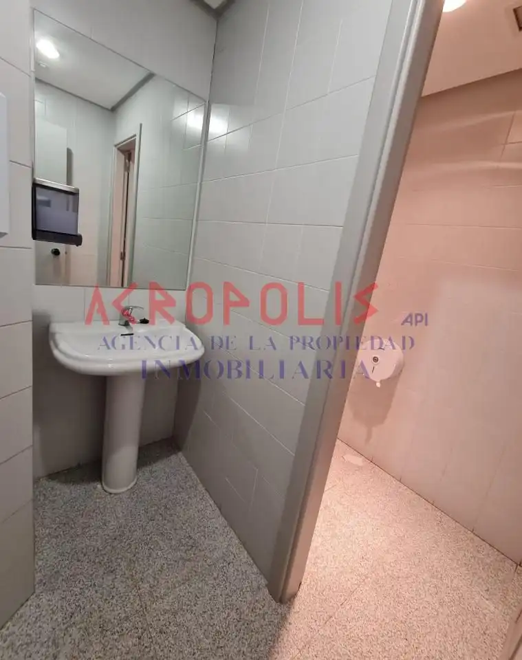 Local comercial en venda a Avenida Portugal 13 24009 Leon, imagen 8