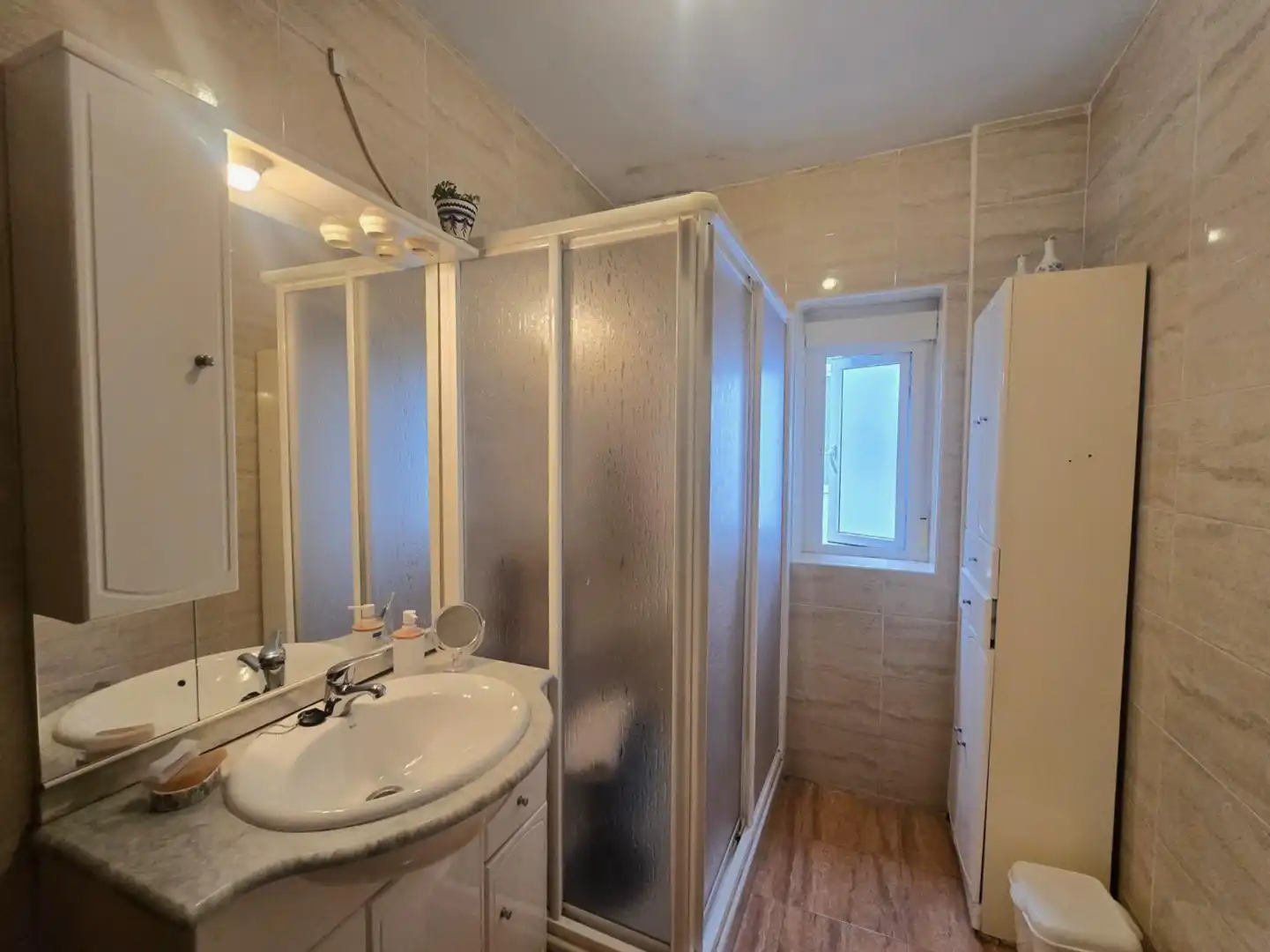Bathroom of Flat for sale in Plasencia  with Air Conditioner, Heating and Terrace