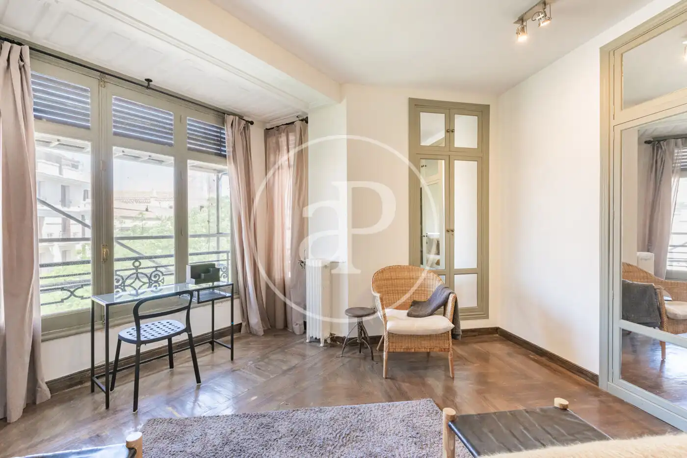 Flat for rent in C. de Moreto, Jerónimos
