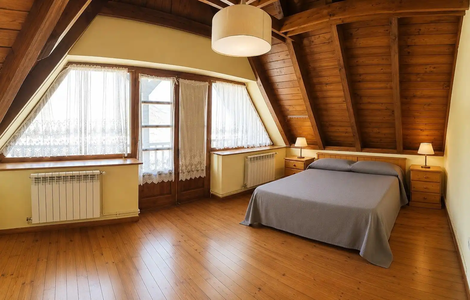 Habitación de Casa adosada en venta en Vielha e Mijaran