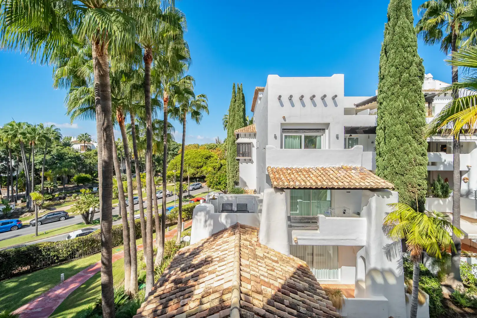 Vista exterior de Ático en venta en Marbella con Aire acondicionado, Terraza y Trastero