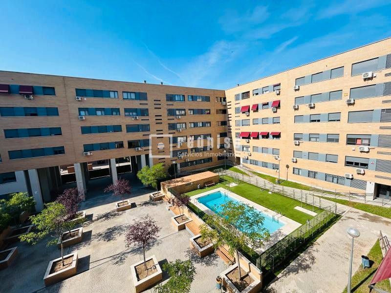 Exterior view of Flat for sale in Torrejón de Ardoz  with Air Conditioner, Heating and Private garden