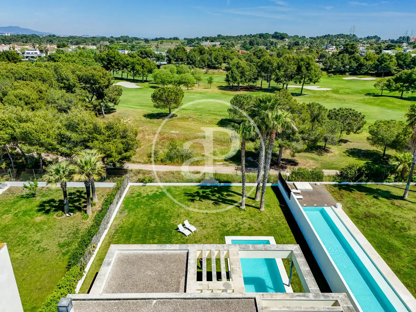 Vista exterior de Casa o xalet en venda en Bétera amb Aire condicionat, Calefacció i Jardí privat