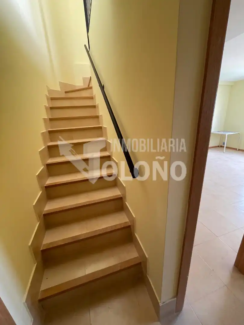 Dúplex en venta en Castañares de Rioja con Calefacción, Terraza y Trastero