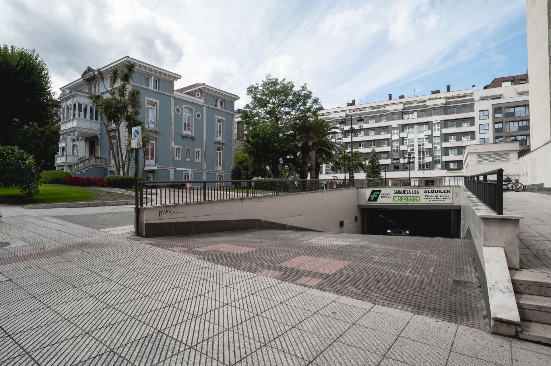 Exterior view of Garage to rent in Oviedo 