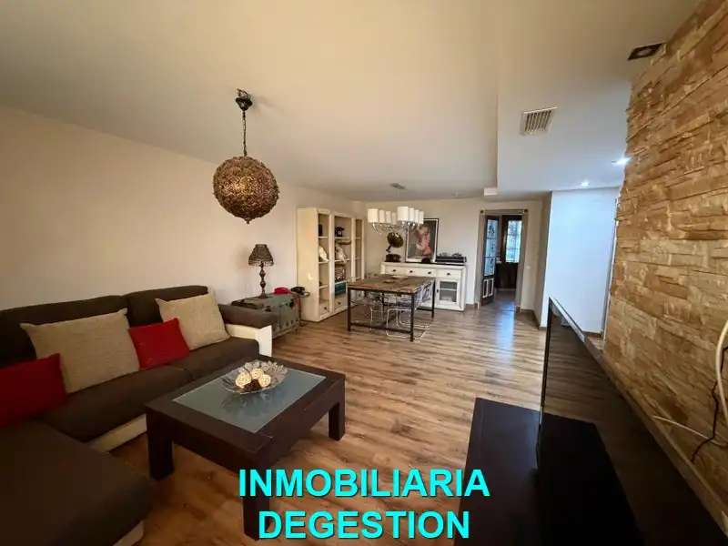 Detached homes for sale in Linares  with Air Conditioner, Heating and Swimming Pool
