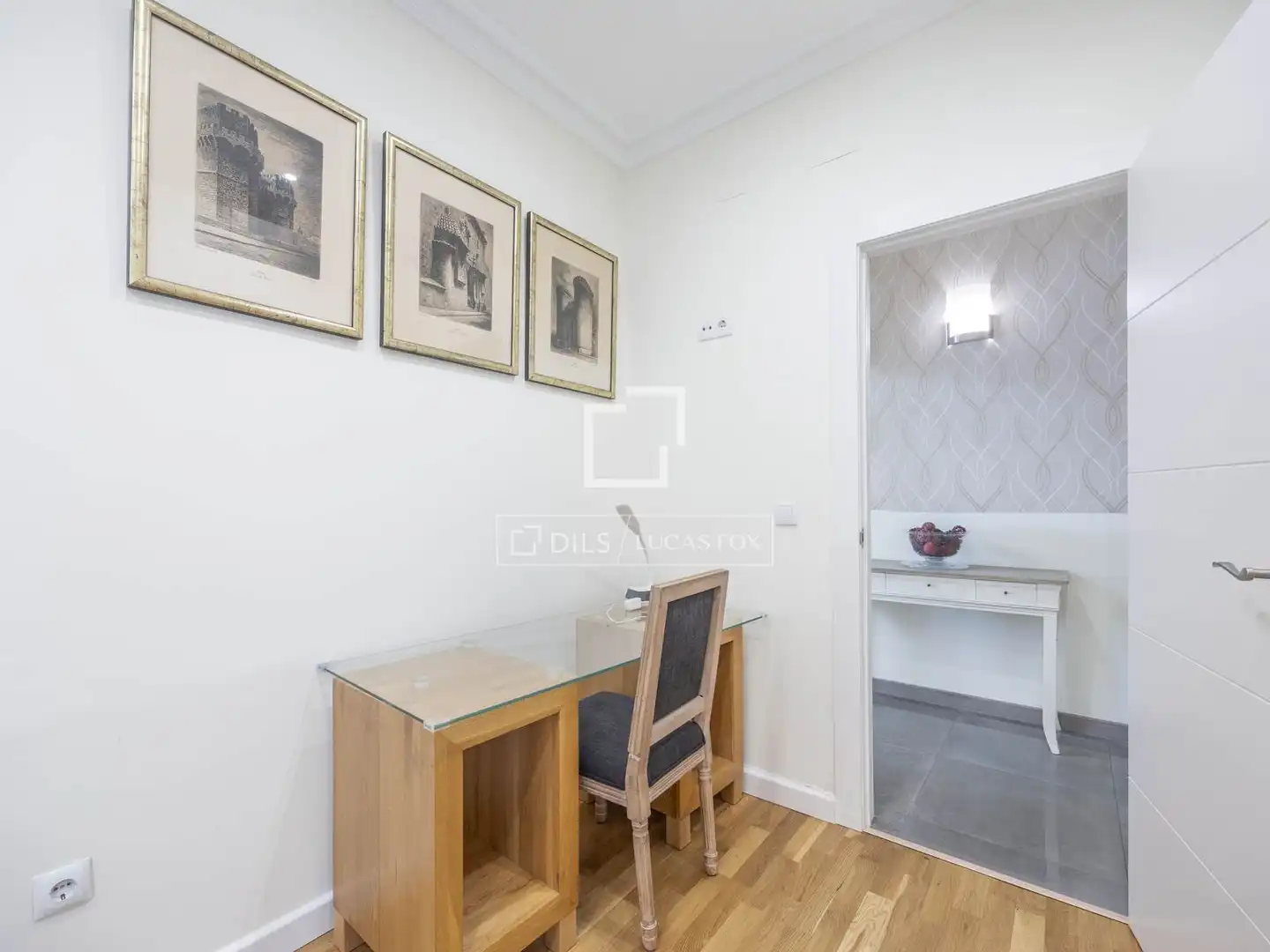 Flat for rent in Valencia  with Air Conditioner, Parquet flooring and Furnished