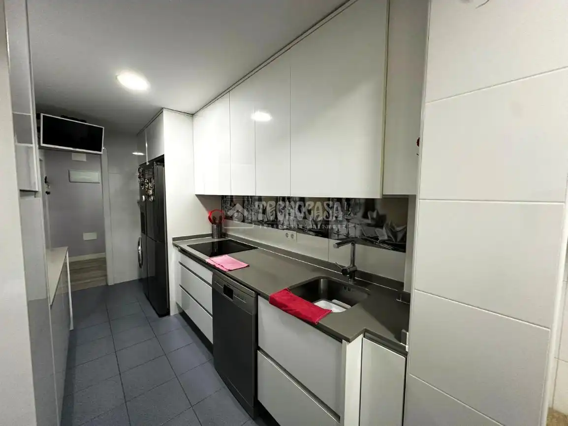 Cocina de Piso en venta en Parla con Aire acondicionado, Parquet y Amueblado