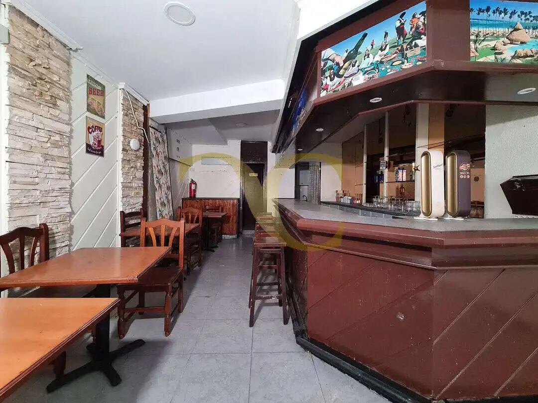 Local commercial à vendre à Calle Cangas de Onís, imagen 4
