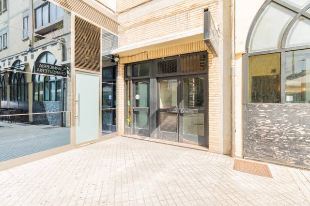 Local comercial en Venta en Pamplona-Iruña - calle VUELTA CASTILLO, 3 en Iturrama