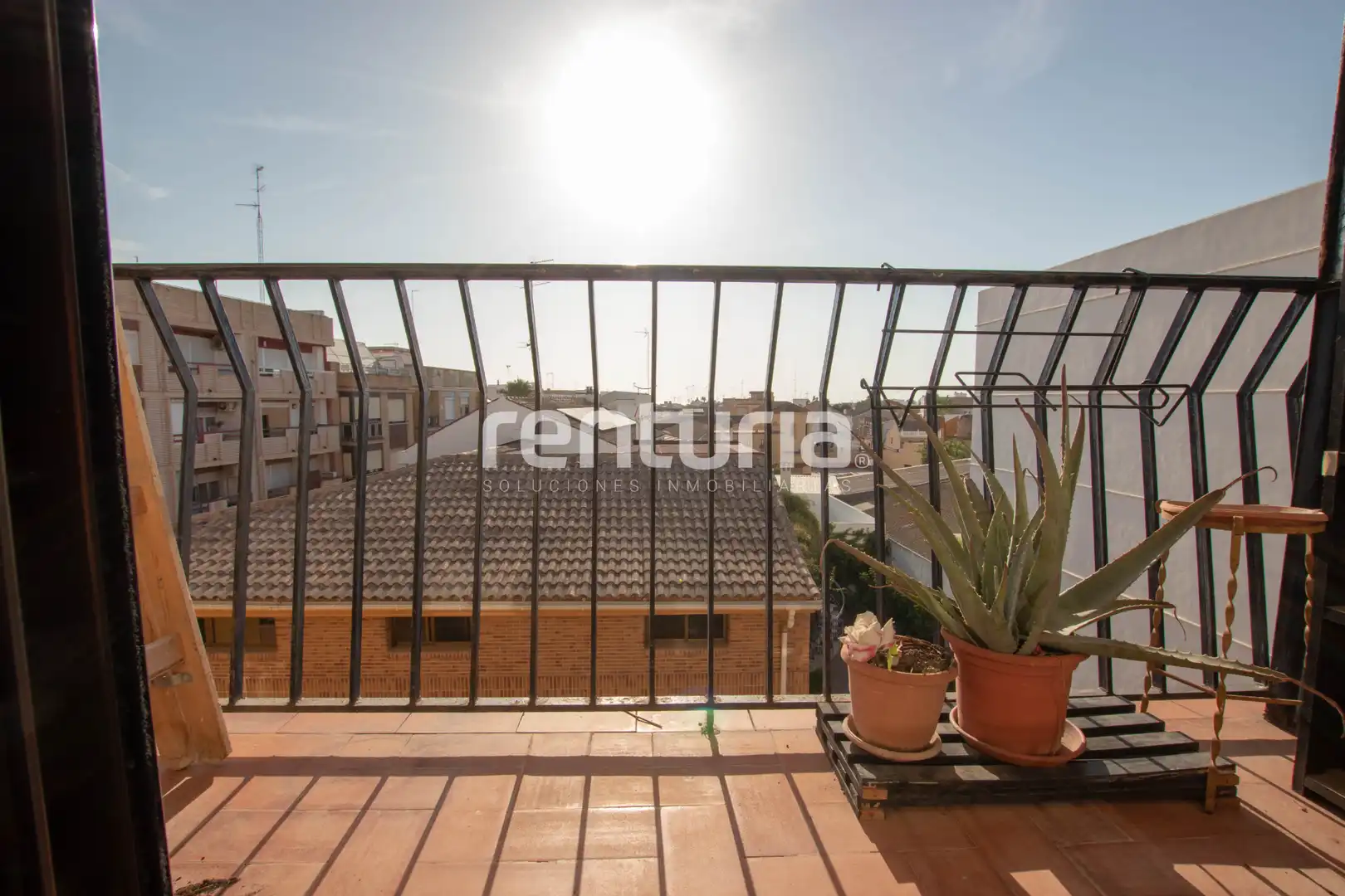 Vista exterior de Piso de alquiler en Meliana con Aire acondicionado, Amueblado y Balcón