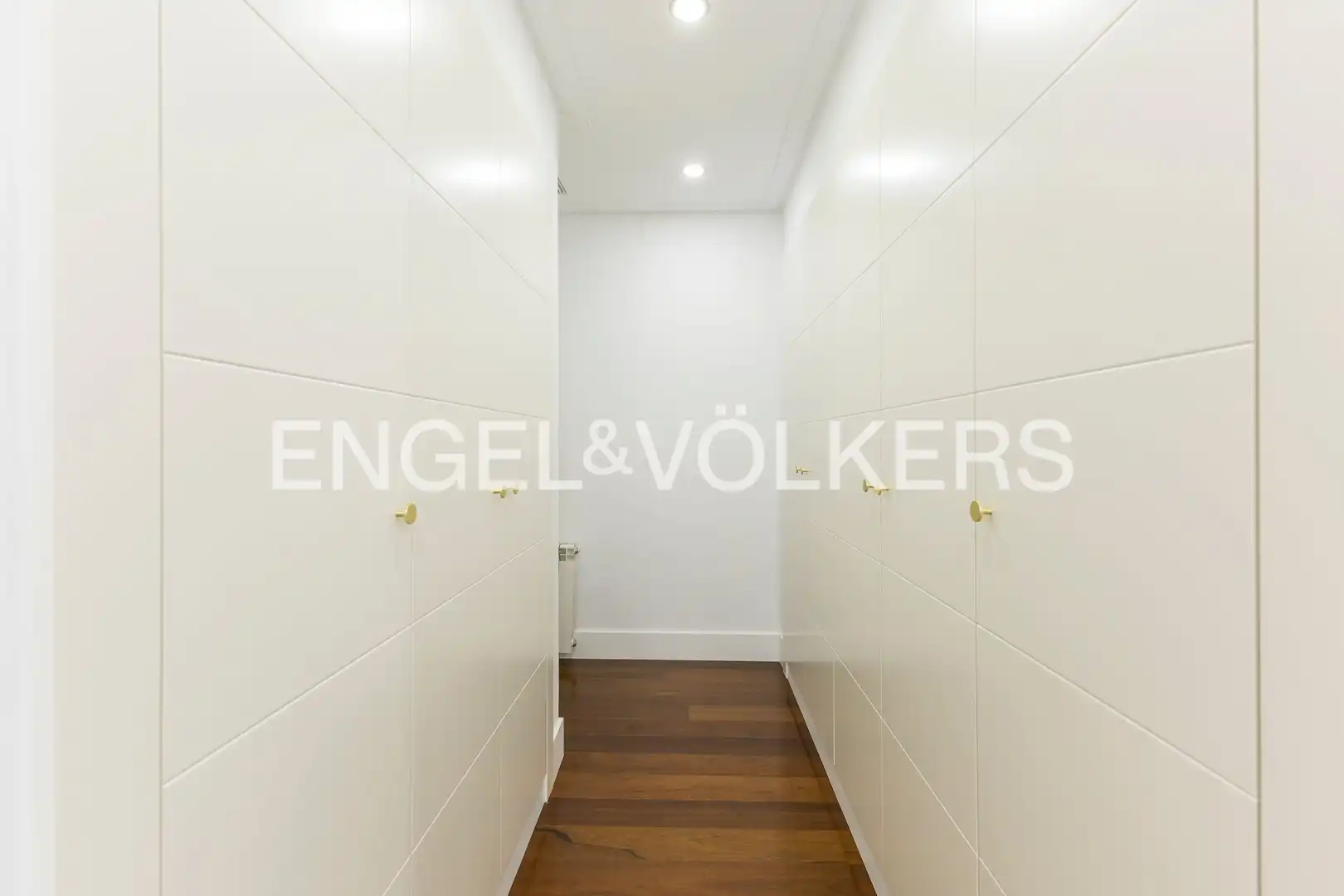 Wohnung zur Miete in Madrid mit Klimaanlage, Heizung und Balkon