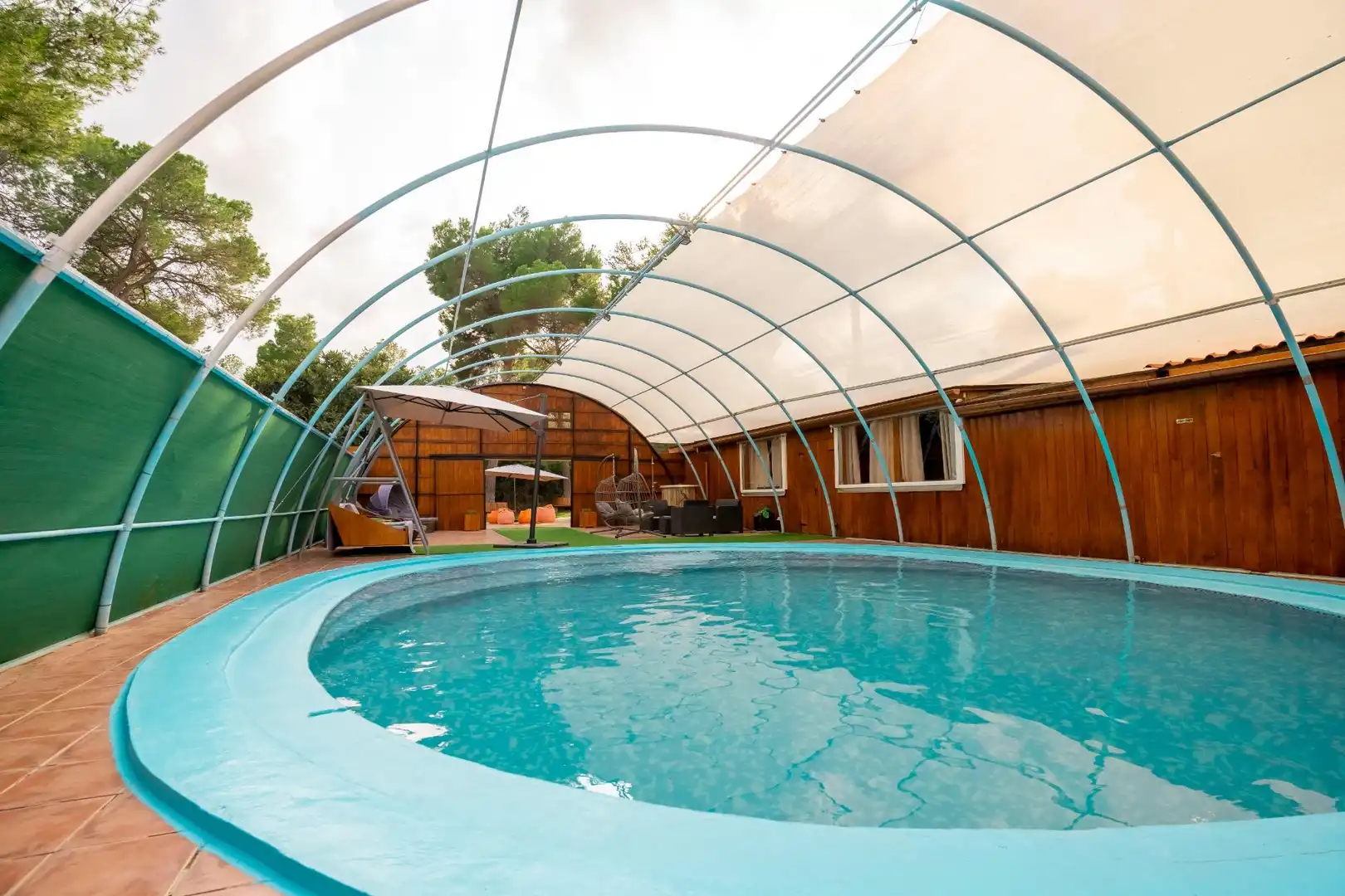 Piscina de Edificio en venta en Náquera