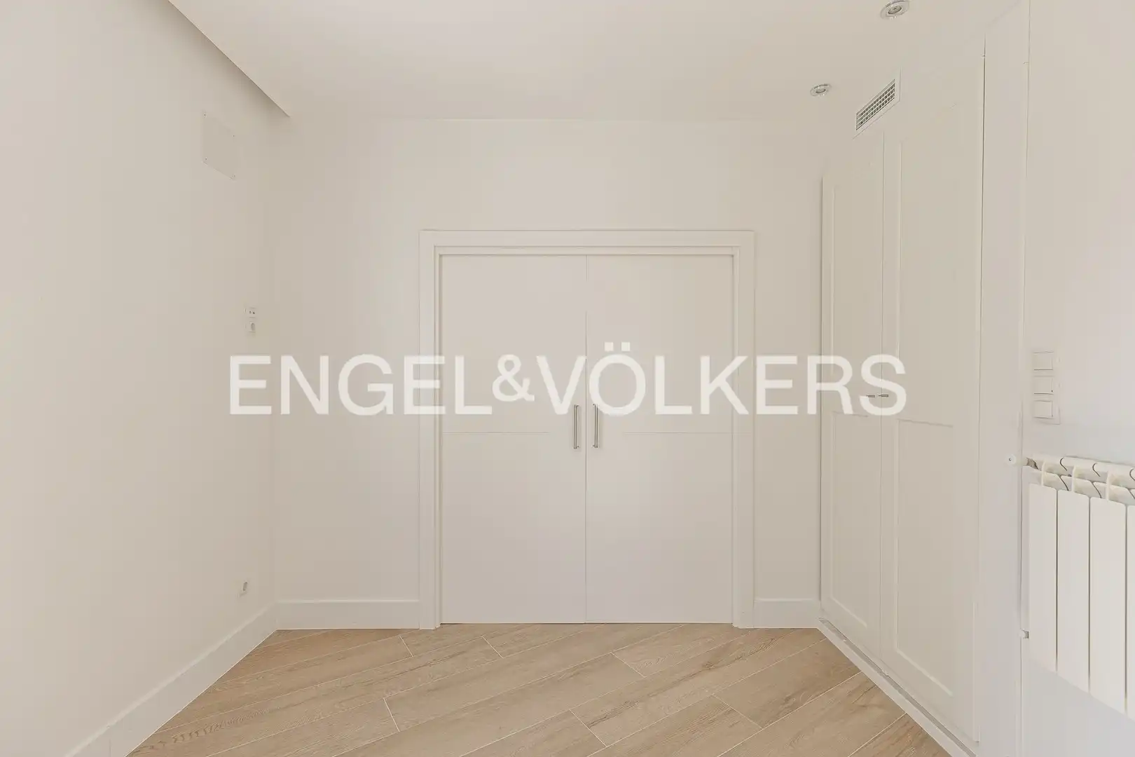 Flat for rent in Madrid  with Air Conditioner and Heating