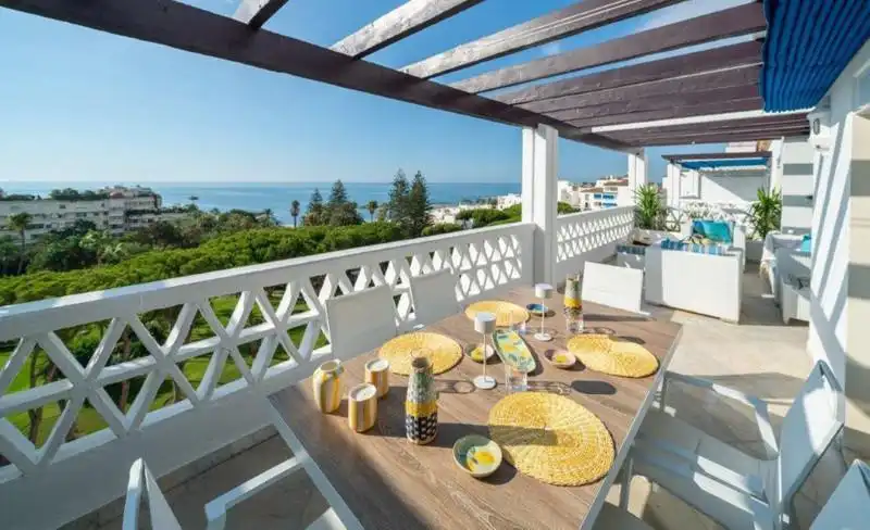 Penthouse mit Terrasse zur Miete in Nueva Andalucía, imagen 2