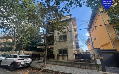 Vista exterior de Pis en venda en San Lorenzo de El Escorial amb Aire condicionat i Terrassa