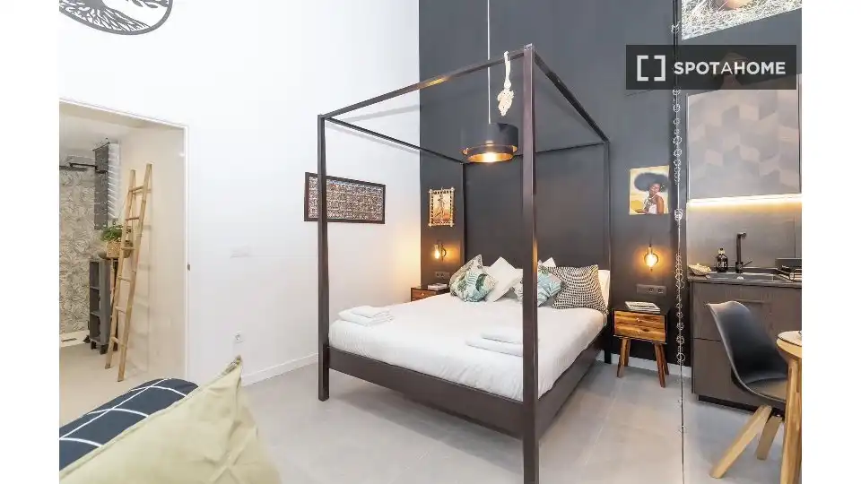 Habitación de Piso de alquiler en Valencia con Aire acondicionado, Calefacción y Amueblado