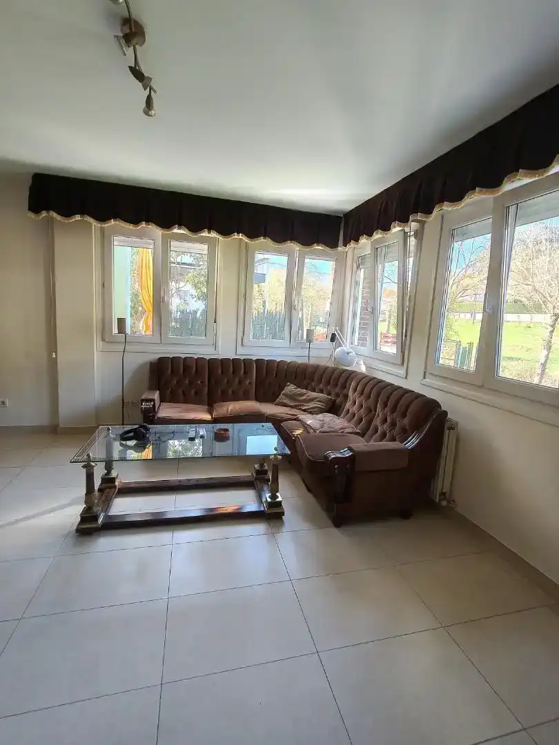 Sala de estar de Casa o chalet en venta en Castro-Urdiales con Balcón