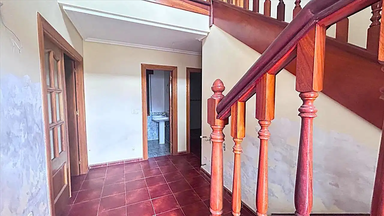 Haus oder Chalet zum Verkauf in Arnuero mit Privatgarten und Balkon