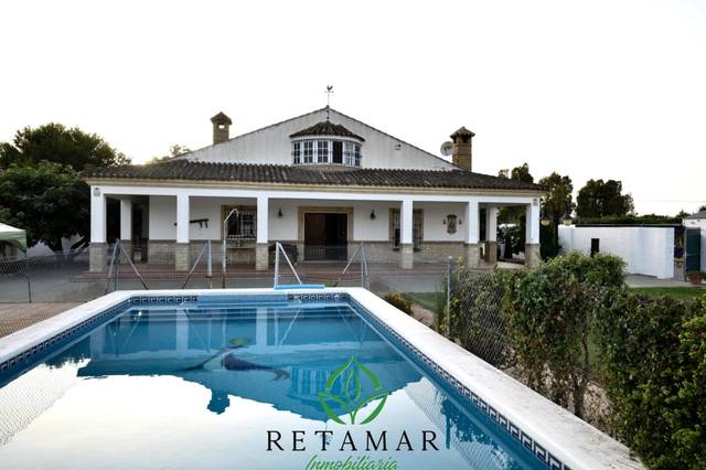 Casa-chalet en Venta en Cuatro Pinos - El Carmen