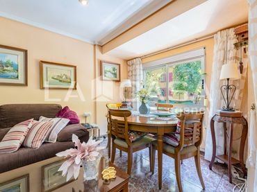 Appartement avec balcon à vendre à Carrer del Poeta Mas i Ros