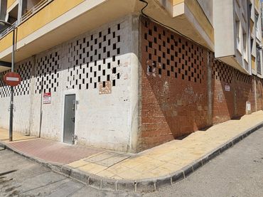 Business premises for sale in Calle Alcántara