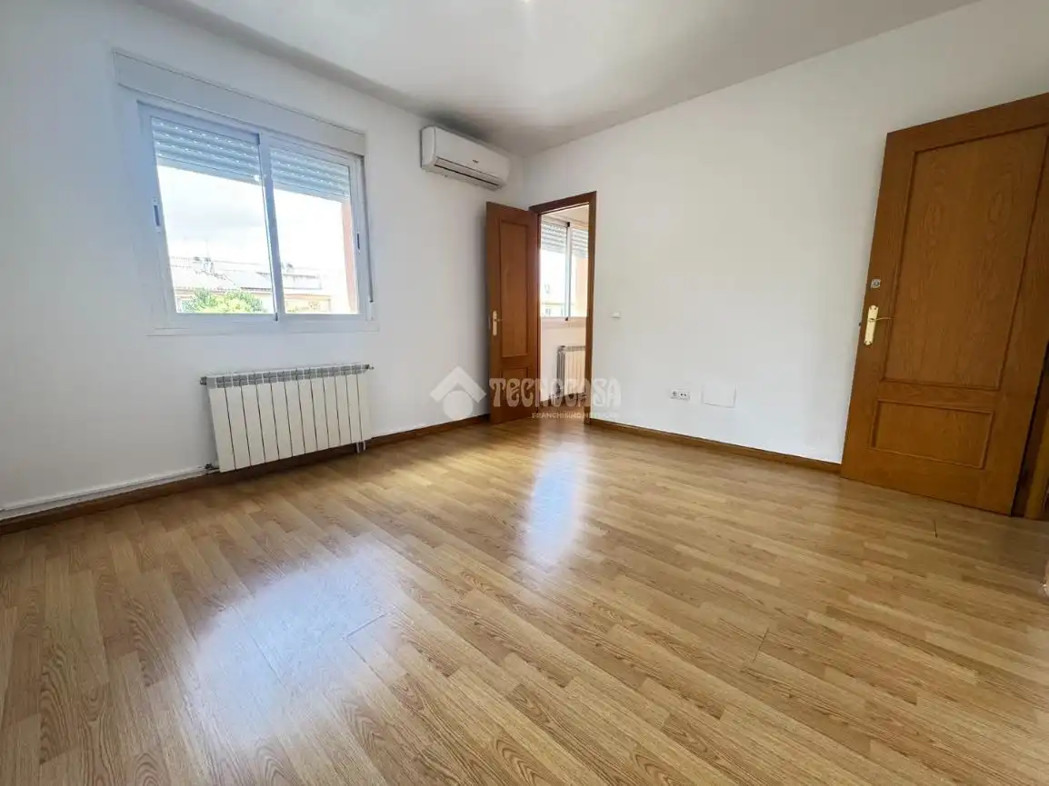Bedroom of Flat for sale in Ontígola  with Air Conditioner and Heating