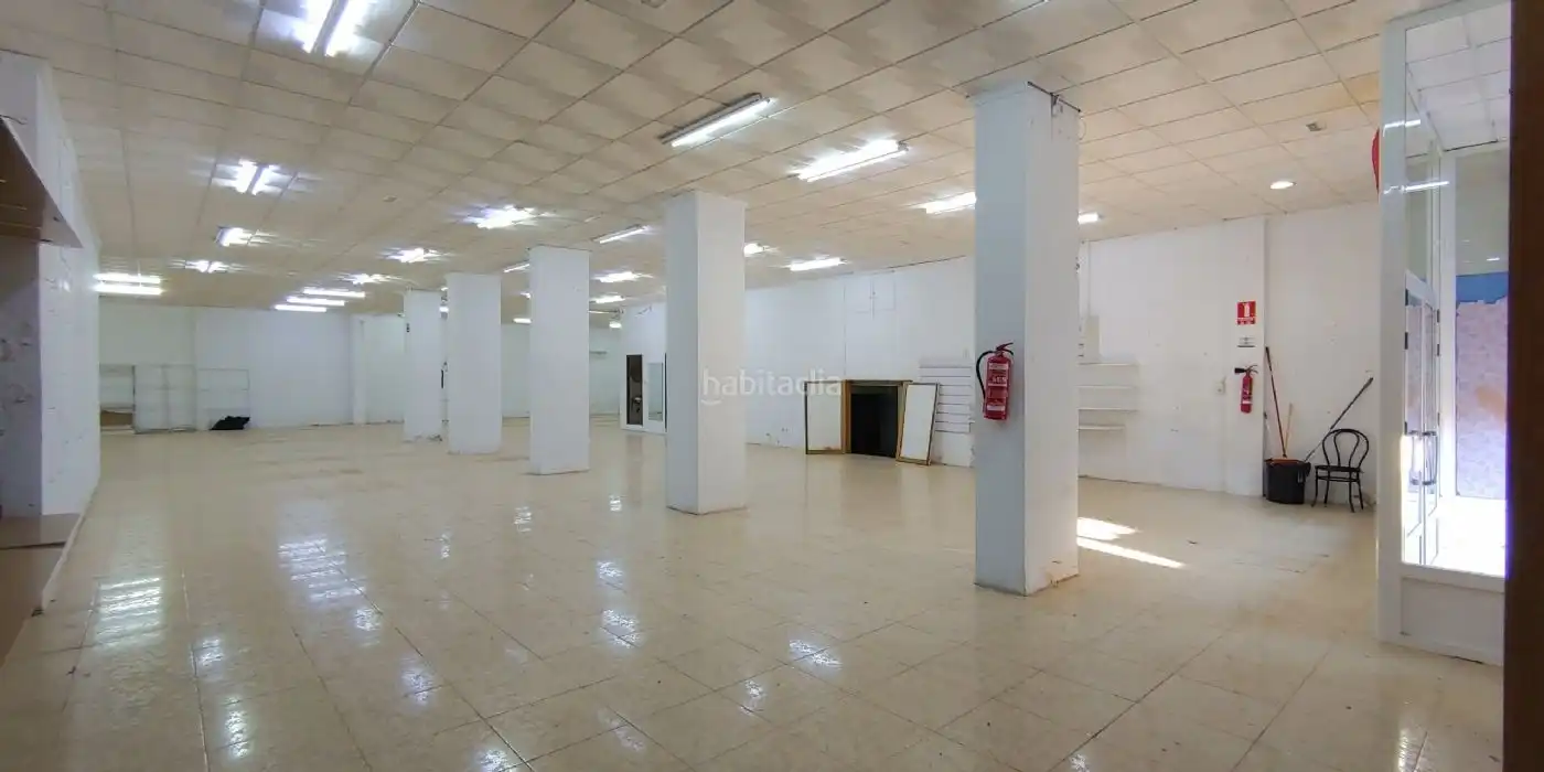 Local comercial en alquiler en Carrer Jose Vidal Canet, de 32