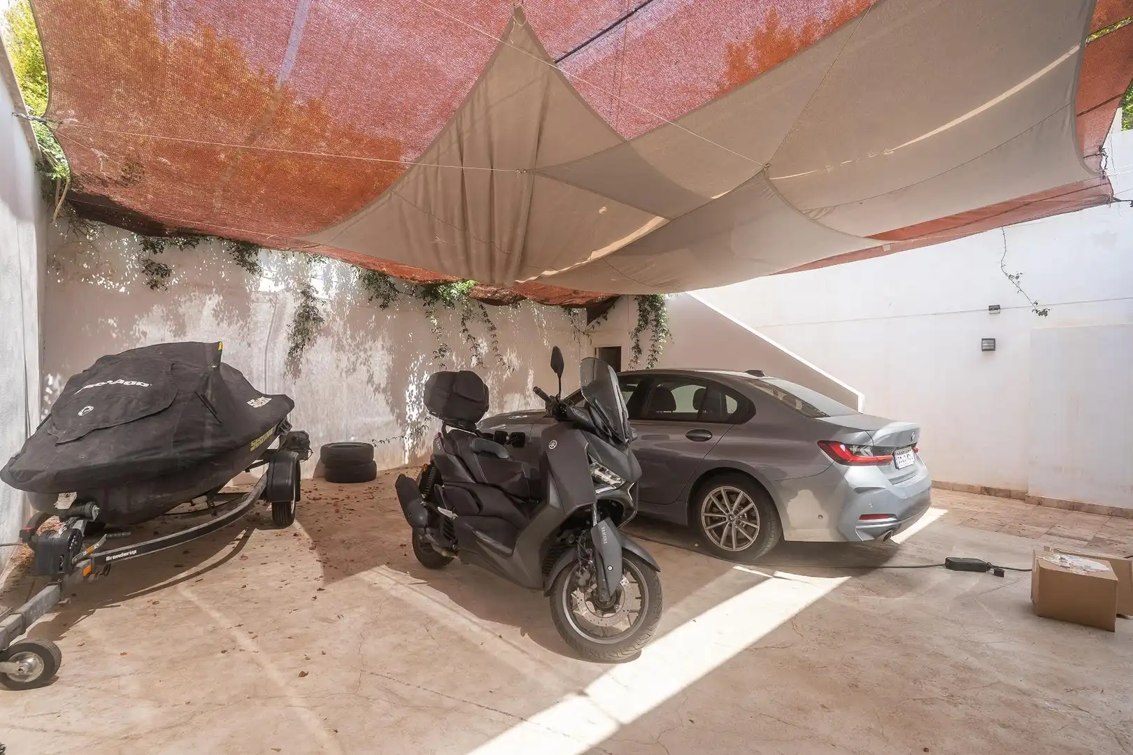 Parking de Casa o chalet en venta en Almería con Aire acondicionado, Jardín privado y Terraza
