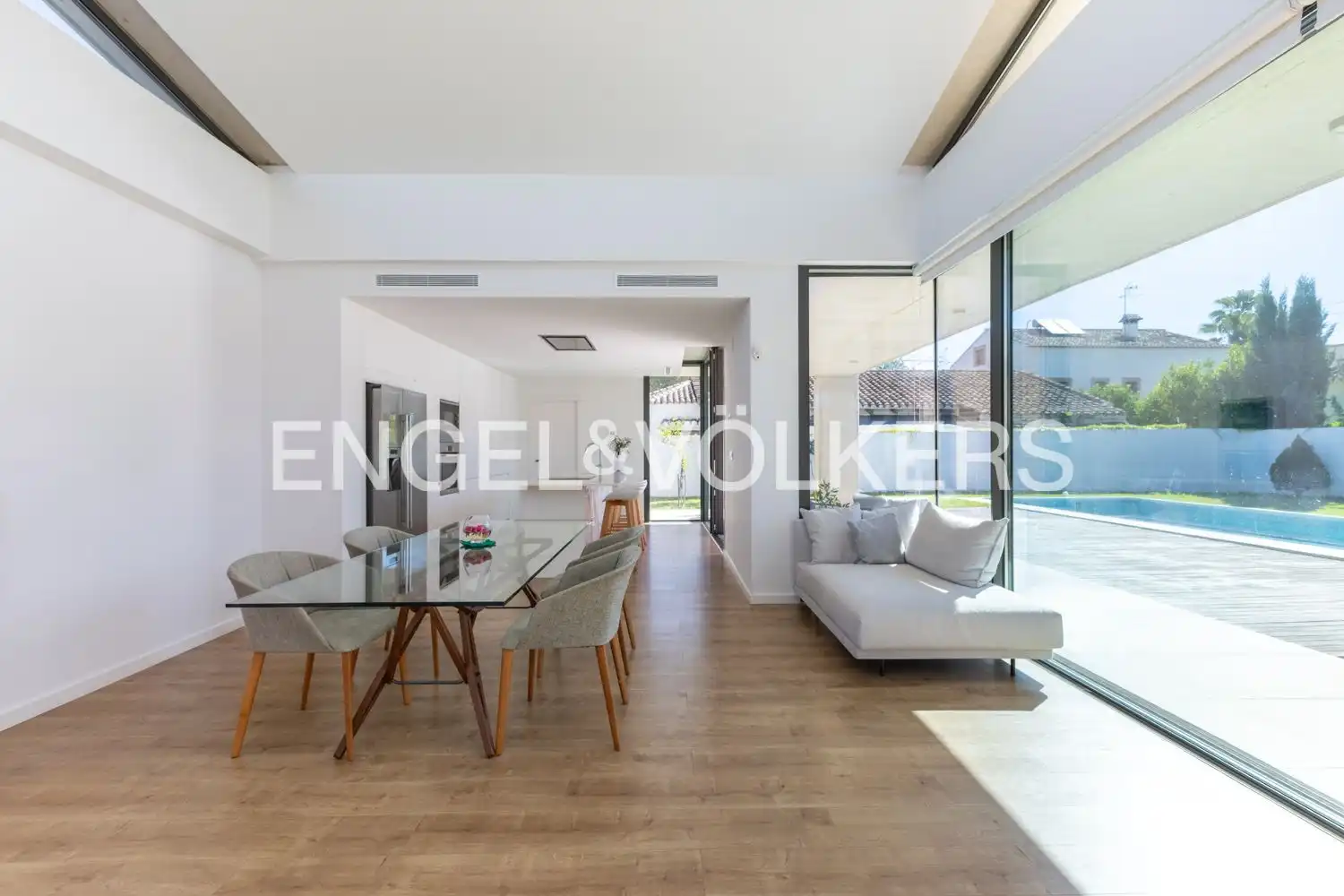Sala de estar de Casa o chalet en venta en L'Eliana con Aire acondicionado, Calefacción y Jardín privado