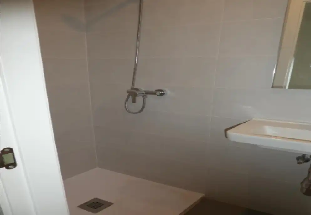 Baño de Dúplex en venta en Vilanova i la Geltrú con Aire acondicionado, Calefacción y Parquet