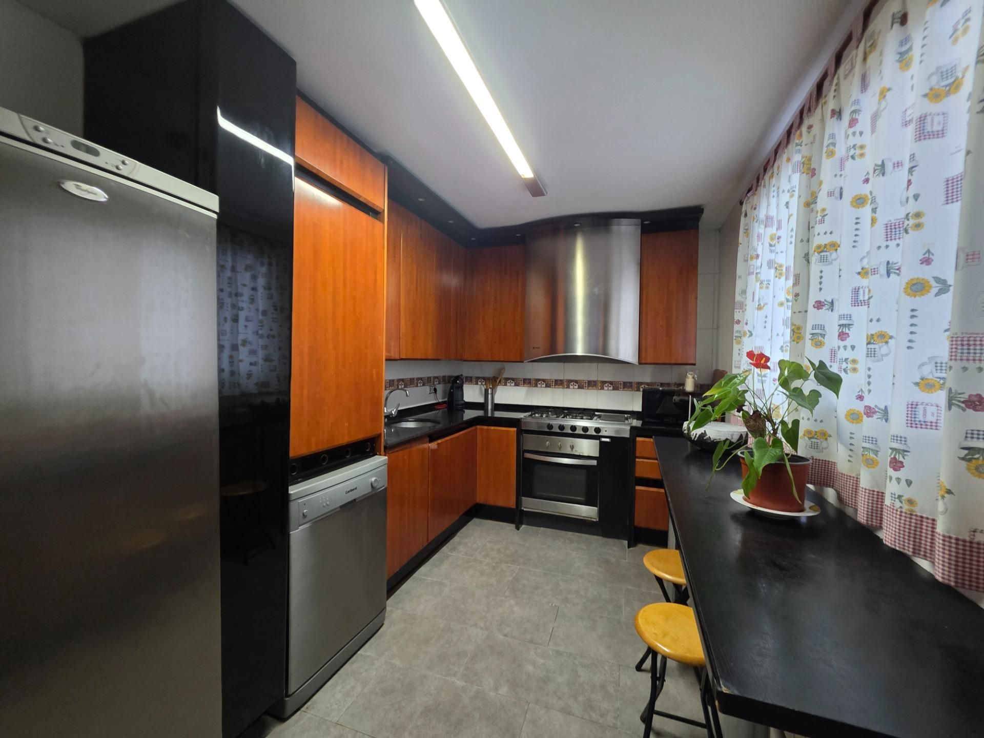 Cuina de Dúplex en venda en Castellar del Vallès amb Calefacció