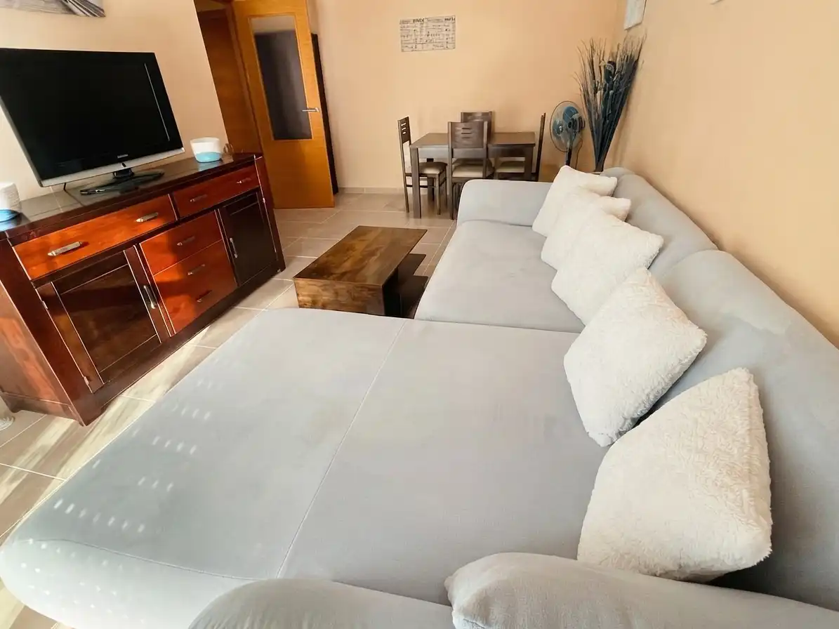 Sala de estar de Piso en venta en Torrox con Terraza, Amueblado y Piscina comunitaria