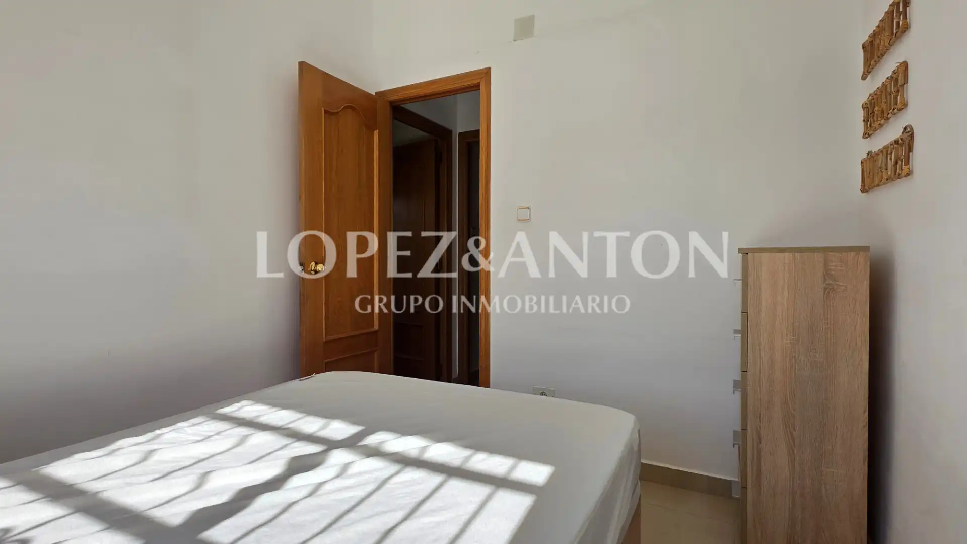 Bedroom of Houses for sale in L'Eliana  with Air Conditioner, Heating and Private garden