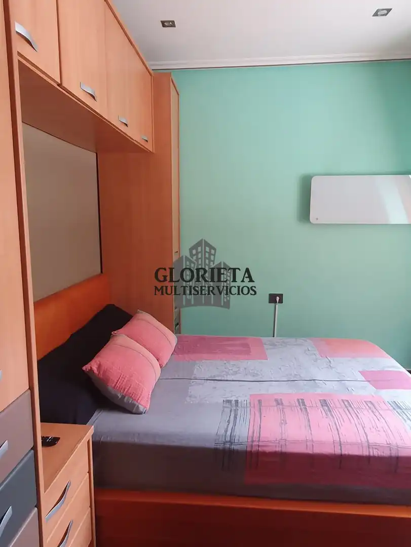 Schlafzimmer von Dachboden zum Verkauf in Vigo  mit Klimaanlage, Heizung und Parkett