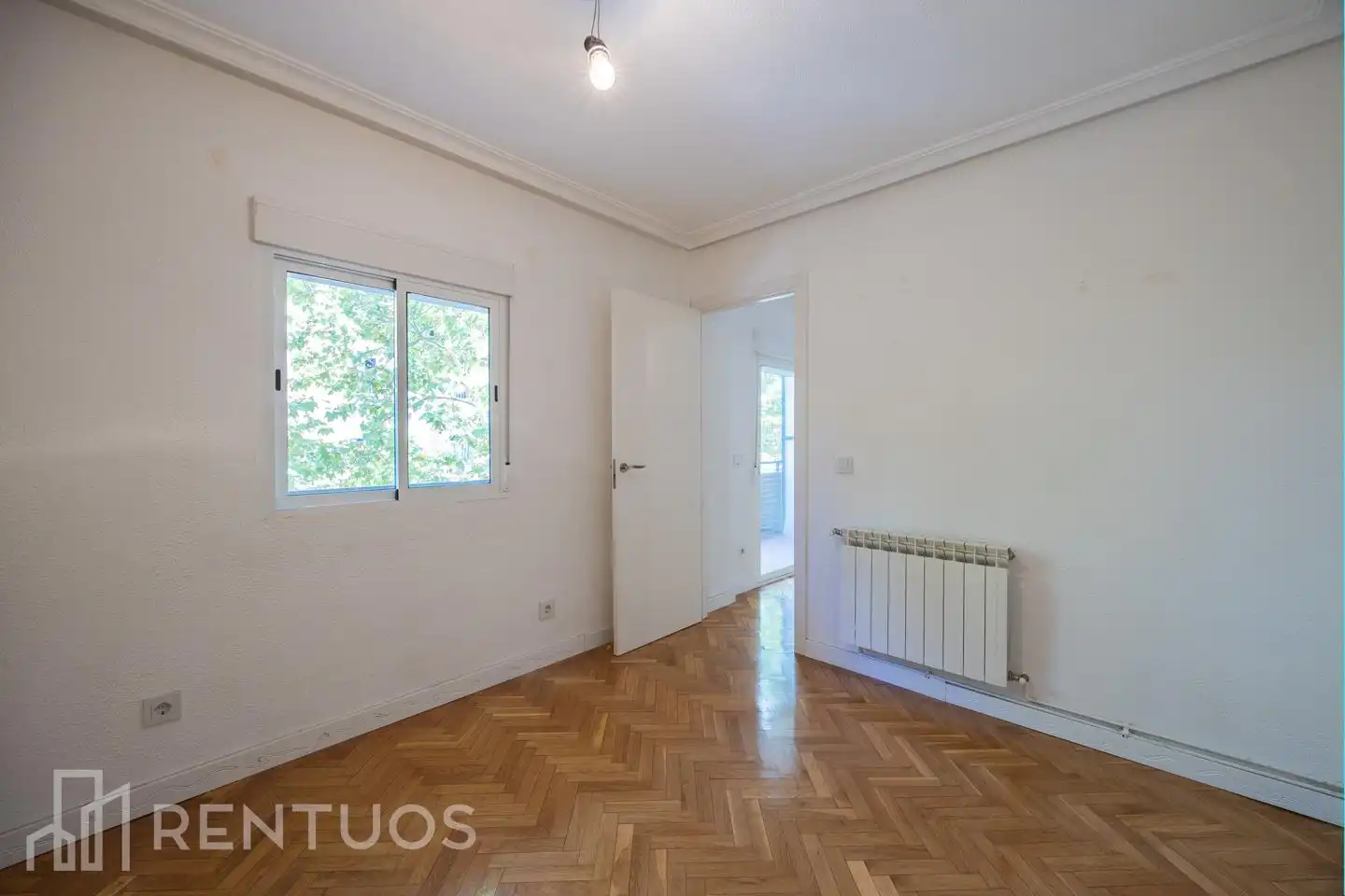 Flat for rent in Calle Parque de Cabañeros, Parque Lisboa - La Paz
