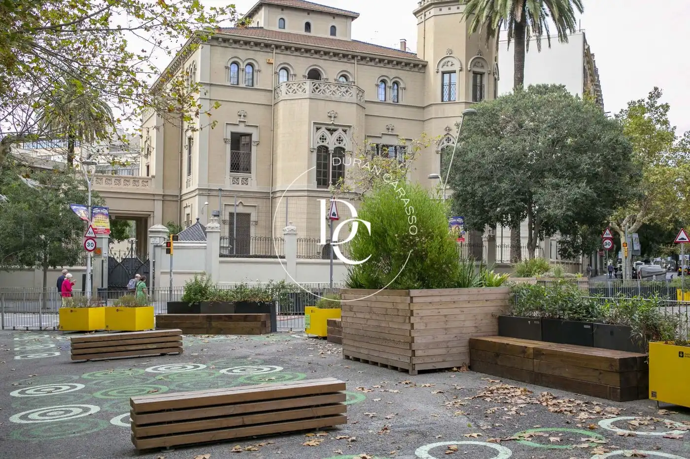 Vista exterior de Piso en venta en Barcelona con Calefacción