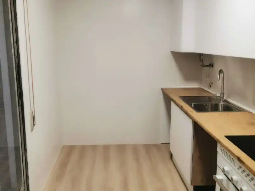 Flat for rent in Calle de la Buena Madre, 3, Zona Centro - Ayuntamiento