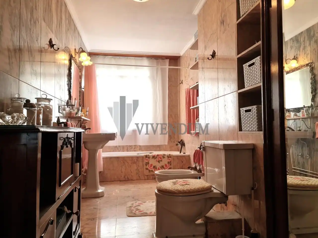 Bathroom of Flat for sale in Vigo   with Heating, Parquet flooring and Terrace