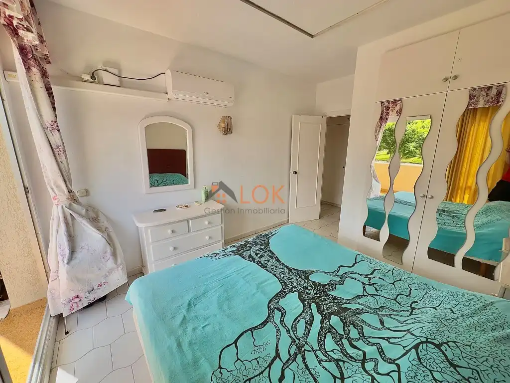 Bedroom of Flat for sale in Benalmádena