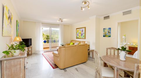 Foto 2 de Apartament en venda a Las Chapas - Alicate Playa, Marbella