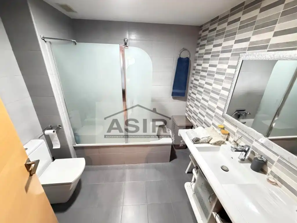 Bathroom of Flat for sale in Alzira