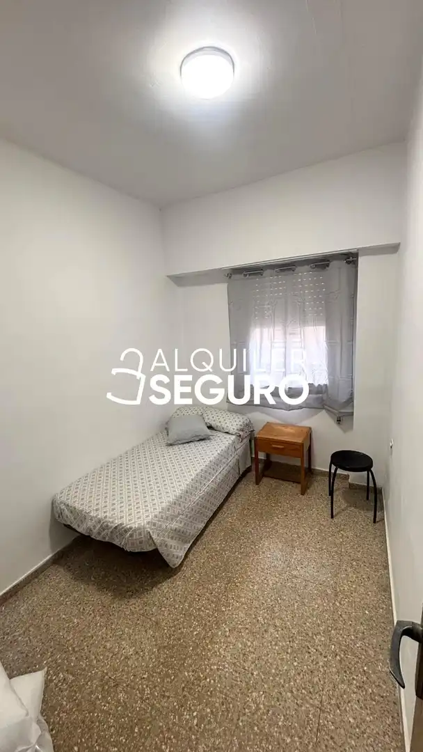Habitación de Piso de alquiler en Chelva con Terraza y Amueblado