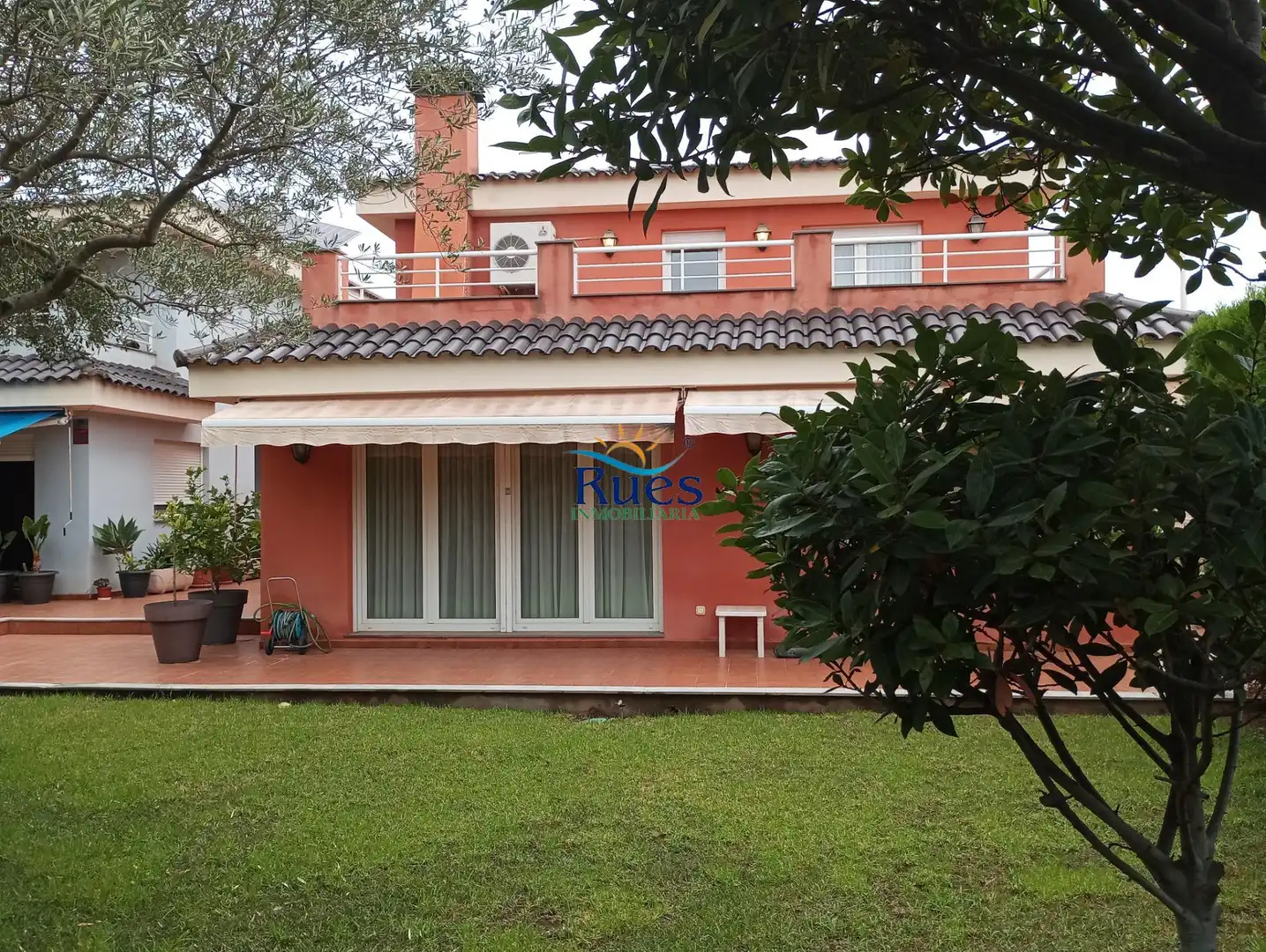Vista exterior de Casa o chalet en venta en Oropesa del Mar / Orpesa con Aire acondicionado, Calefacción y Jardín privado