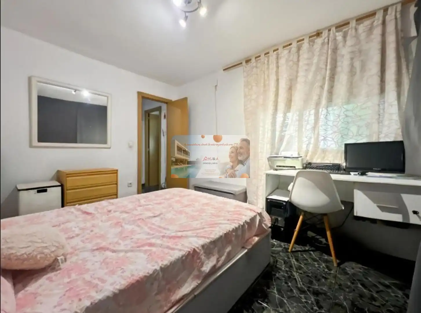 Habitación de Piso en venta en Castellón de la Plana / Castelló de la Plana con Aire acondicionado, Calefacción y Terraza
