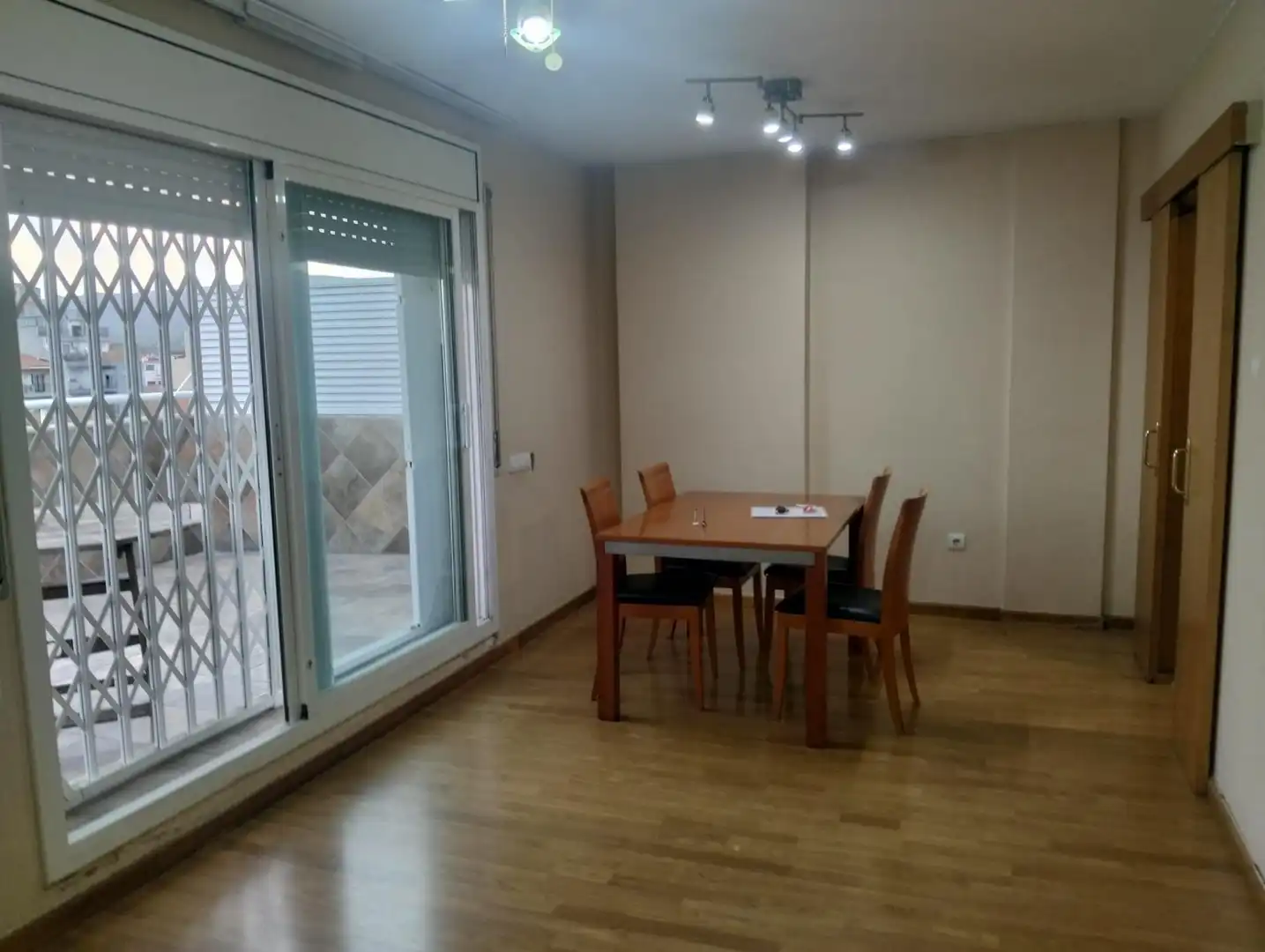 Comedor de Ático en venta en El Vendrell con Parquet, Terraza y Trastero