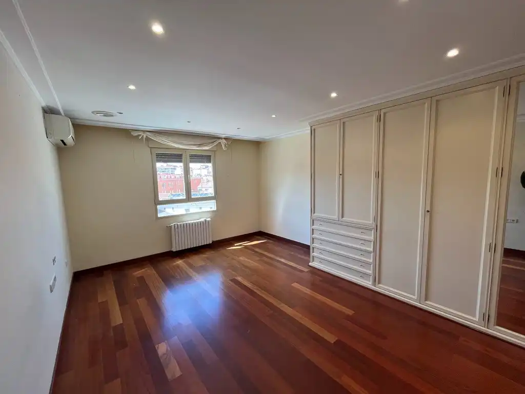 Bedroom of Flat for sale in Albacete  with Air Conditioner, Heating and Parquet flooring