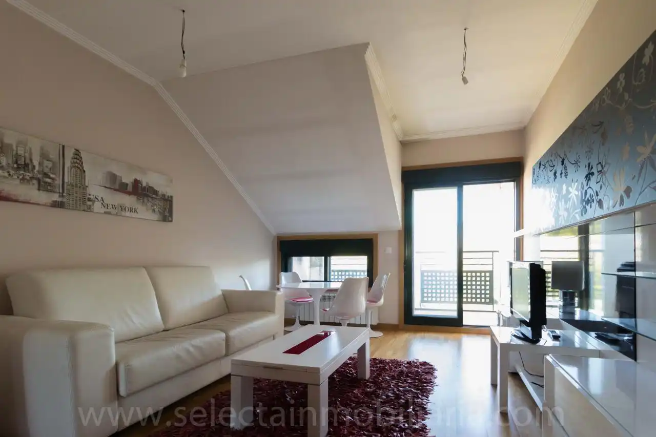 Wohnzimmer von Dachboden zur Miete in Pontevedra Capital  mit Heizung, Terrasse und Schwimmbad