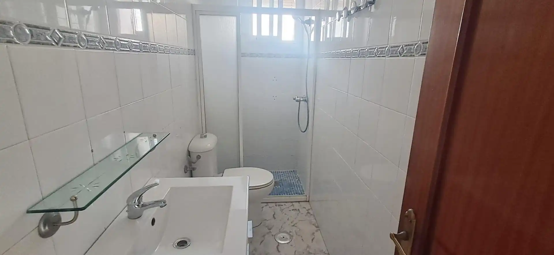 Baño de Piso en venta en Utrera con Balcón