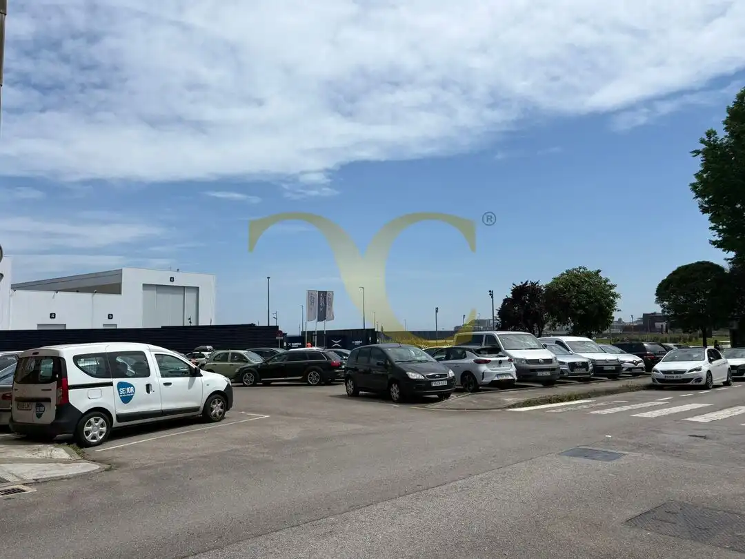 Parking de Edificio en venta en Gijón 